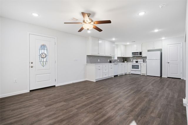 6623 County Road 4, Damon, TX 77430