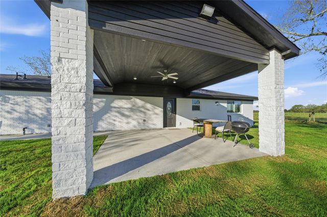 6623 County Road 4, Damon, TX 77430