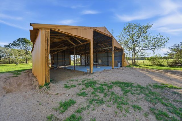 6623 County Road 4, Damon, TX 77430