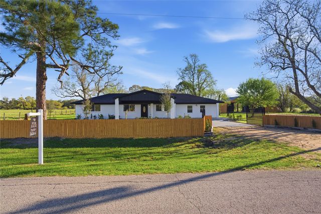 6623 County Road 4, Damon, TX 77430