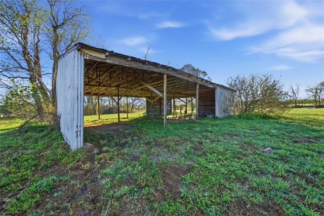 6623 County Road 4, Damon, TX 77430