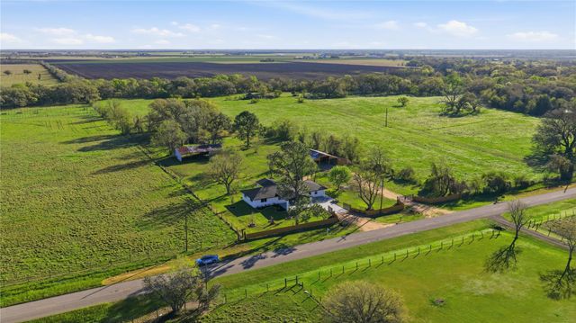 6623 County Road 4, Damon, TX 77430