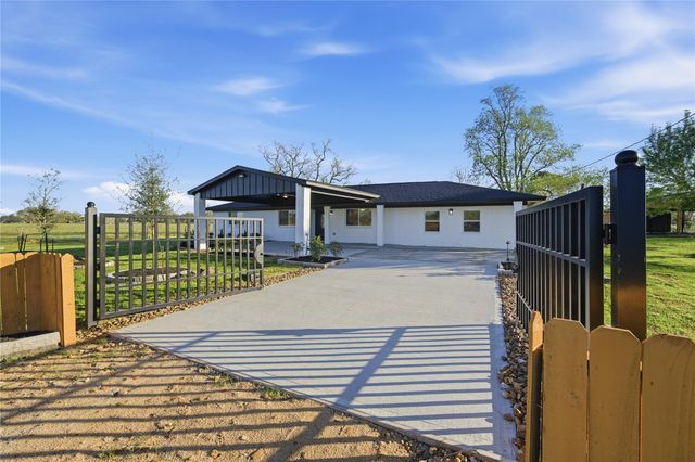 6623 County Road 4, Damon, TX 77430