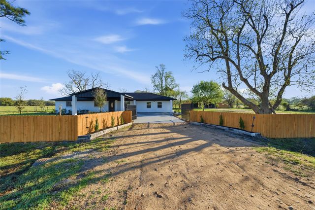 6623 County Road 4, Damon, TX 77430