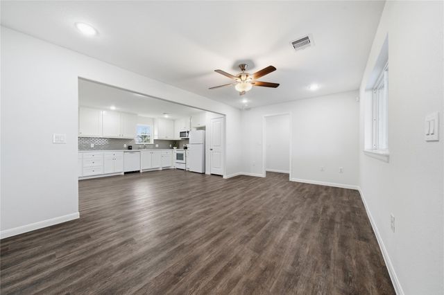 6623 County Road 4, Damon, TX 77430