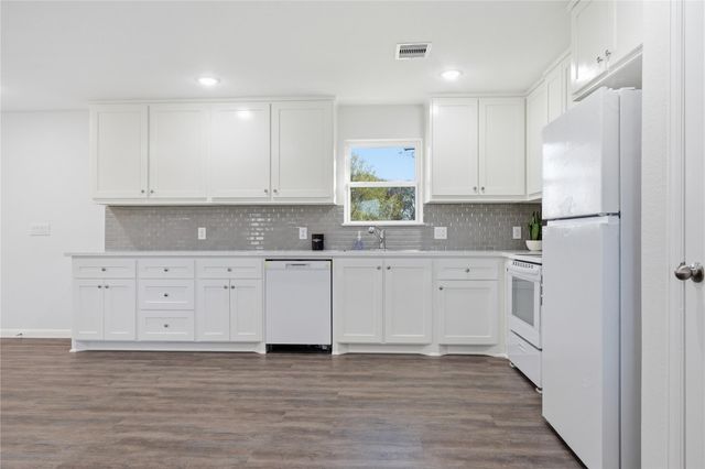 6623 County Road 4, Damon, TX 77430