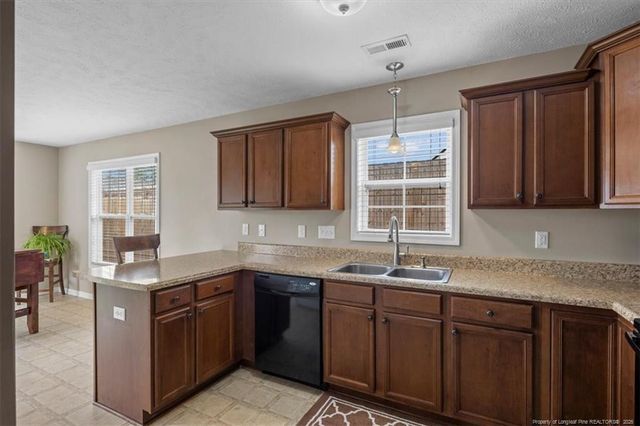 3624 Crosswinds Drive, Hope Mills, NC 28348