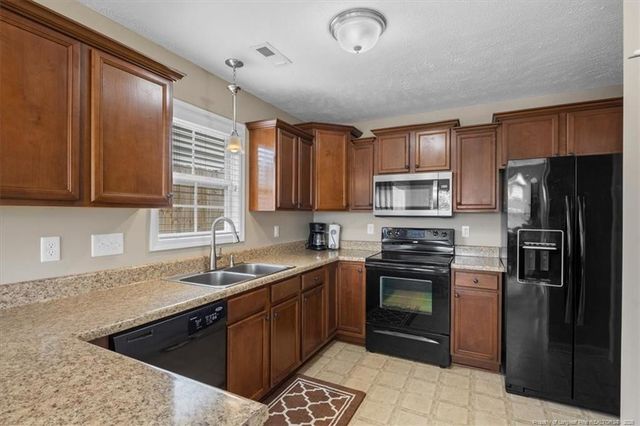 3624 Crosswinds Drive, Hope Mills, NC 28348