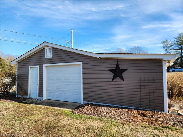 5030 Brook Circle, Archdale, NC 27263