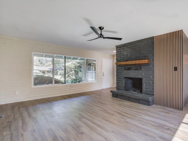 3090 Inez Street, Redding, CA 96002