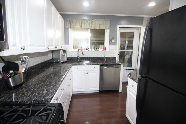 8001 S Kilpatrick Avenue, Chicago, IL 60652