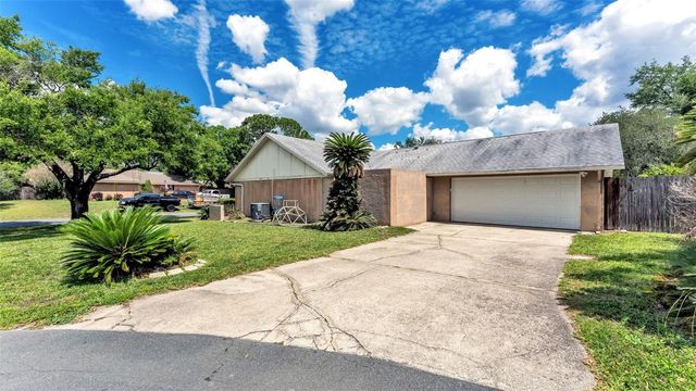 4904 FOXRUN, Lakeland, FL 33813
