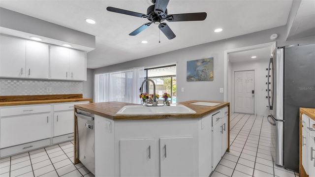 4904 FOXRUN, Lakeland, FL 33813