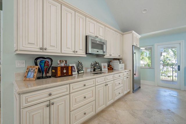 4130 NE 31st Avenue, Lighthouse Point, FL 33064