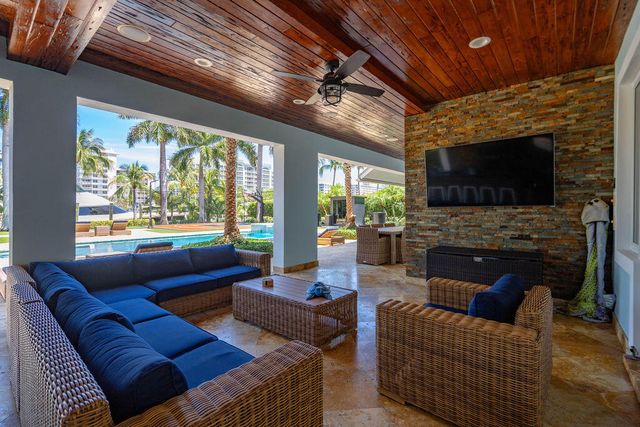 4130 NE 31st Avenue, Lighthouse Point, FL 33064