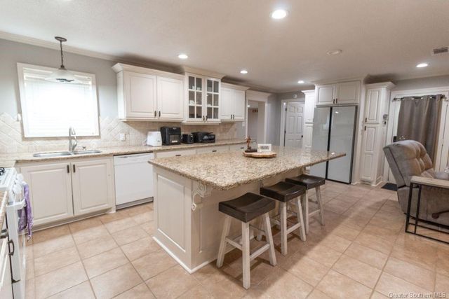 4326 Pleasant Drive, Lake Charles, LA 70605