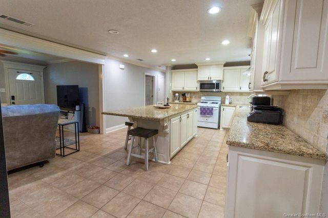 4326 Pleasant Drive, Lake Charles, LA 70605