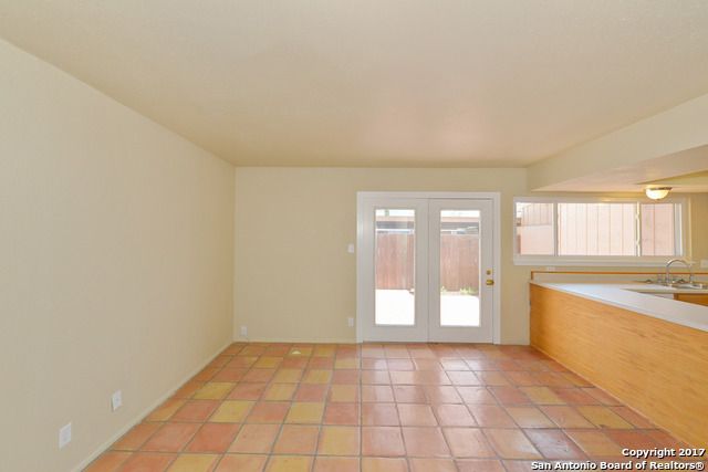 6607 CROWN RDG, San Antonio, TX 78239