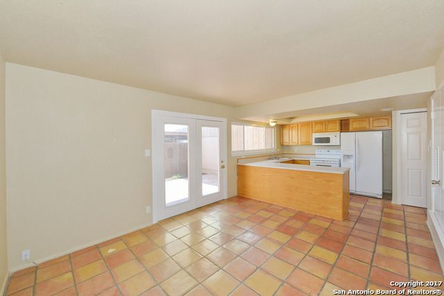6607 CROWN RDG, San Antonio, TX 78239