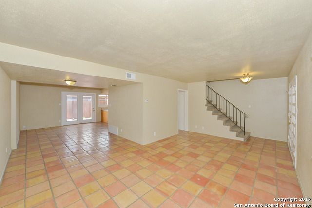 6607 CROWN RDG, San Antonio, TX 78239