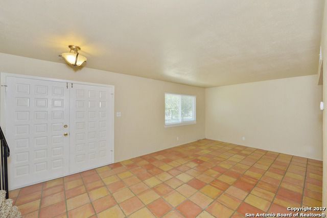 6607 CROWN RDG, San Antonio, TX 78239