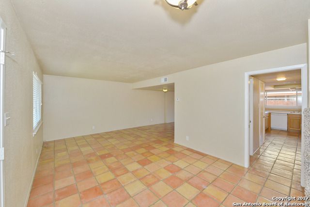 6607 CROWN RDG, San Antonio, TX 78239