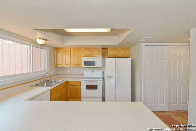 6607 CROWN RDG, San Antonio, TX 78239
