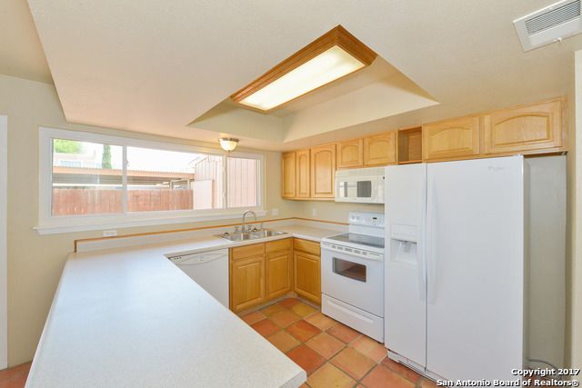 6607 CROWN RDG, San Antonio, TX 78239