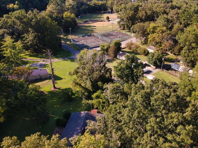 602 Magnolia Avenue, South Pittsburg, TN 37380