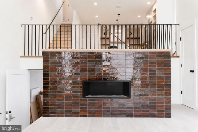 954 N 6TH ST, Philadelphia, PA 19123