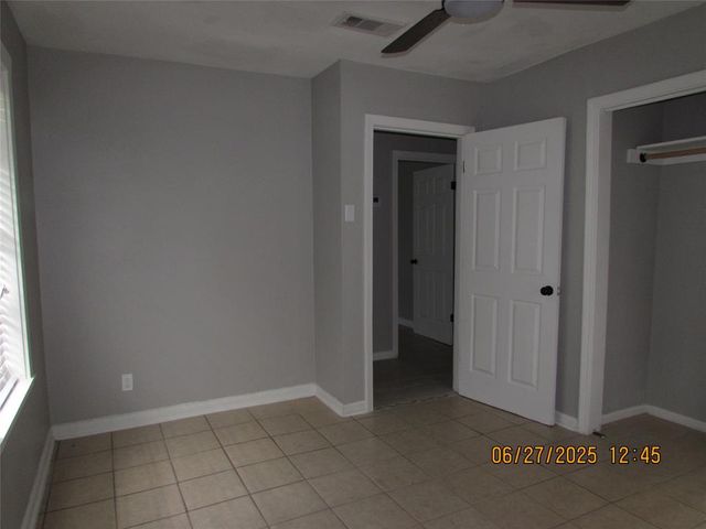 2902 Tarpey Avenue, Texas City, TX 77590