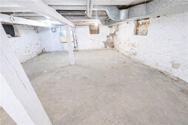 5727 Tracy Avenue, Kansas City, MO 64110