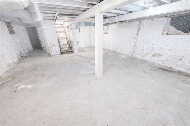 5727 Tracy Avenue, Kansas City, MO 64110