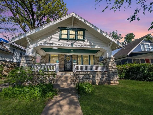 5727 Tracy Avenue, Kansas City, MO 64110