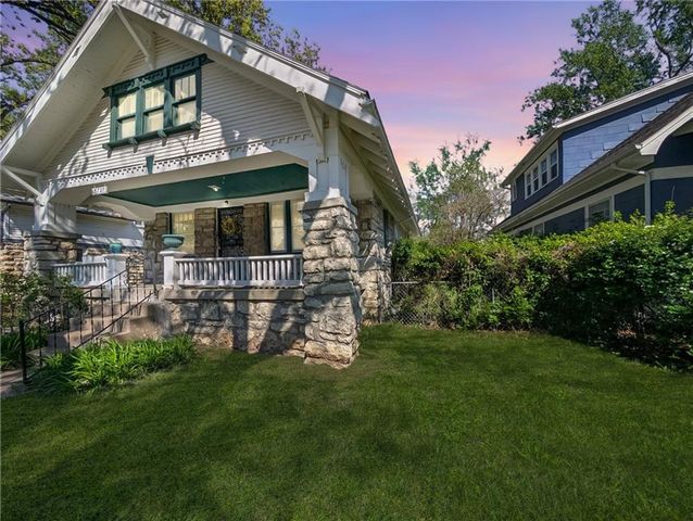 5727 Tracy Avenue, Kansas City, MO 64110