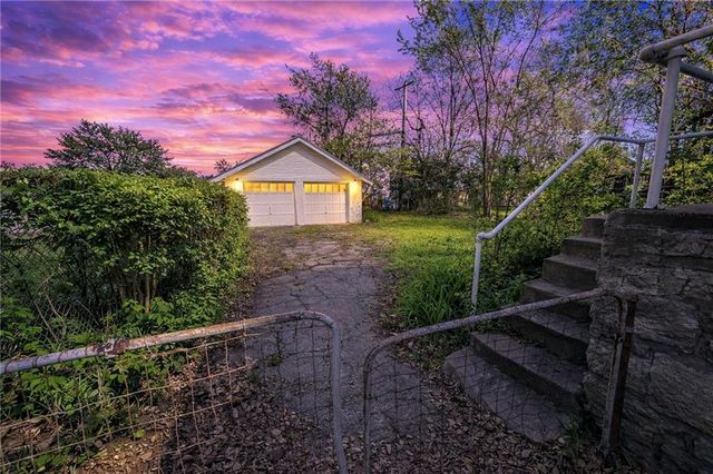 5727 Tracy Avenue, Kansas City, MO 64110