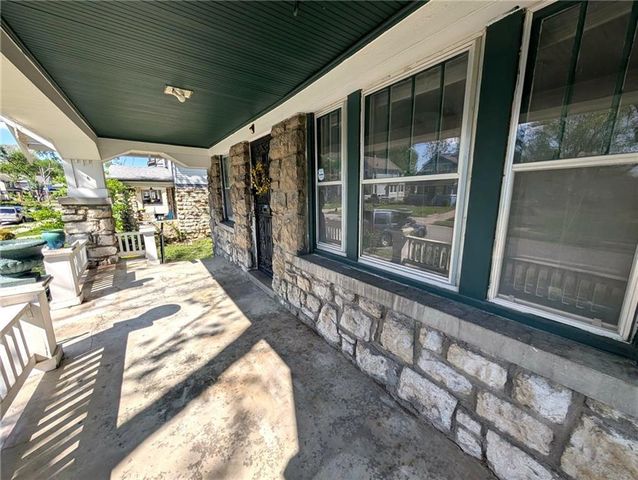 5727 Tracy Avenue, Kansas City, MO 64110