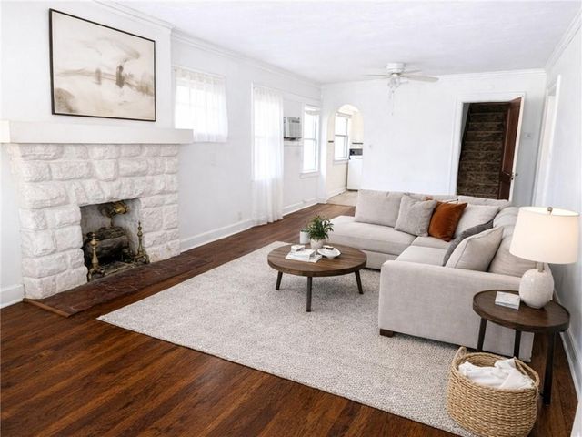 5727 Tracy Avenue, Kansas City, MO 64110