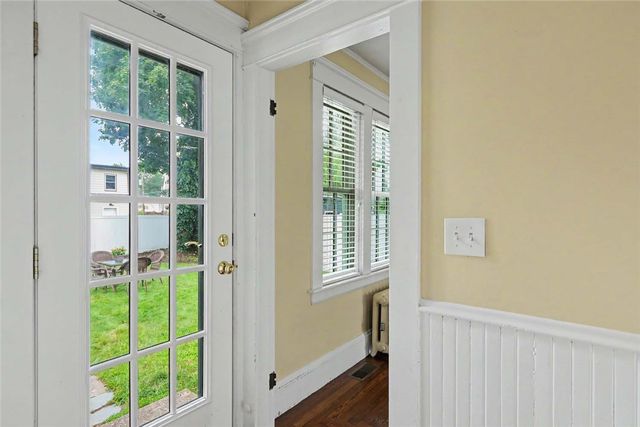84 Glen Avenue, Cranston, RI 02905