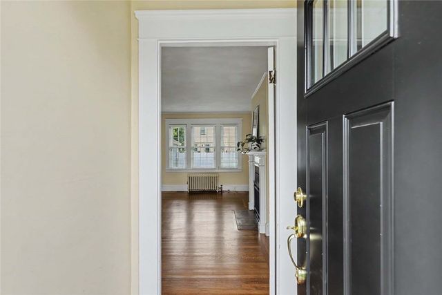 84 Glen Avenue, Cranston, RI 02905