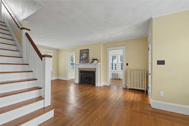 84 Glen Avenue, Cranston, RI 02905