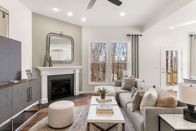 25 Sandtrap Cir 8, Walpole, MA 02081