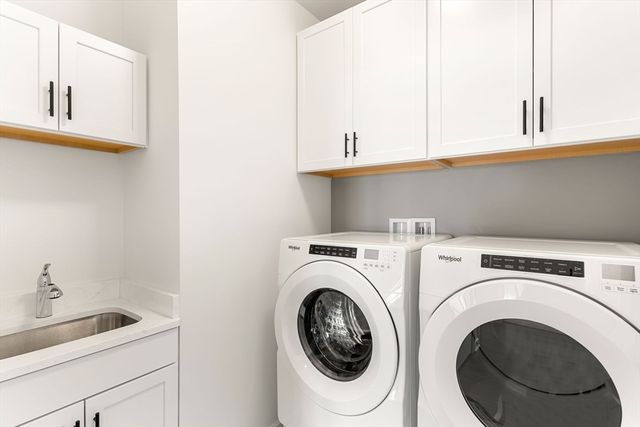 25 Sandtrap Cir 8, Walpole, MA 02081