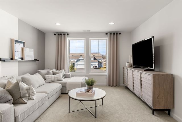 25 Sandtrap Cir 8, Walpole, MA 02081