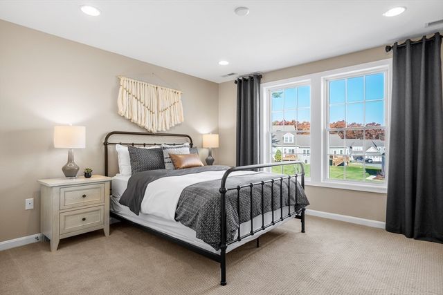 25 Sandtrap Cir 8, Walpole, MA 02081