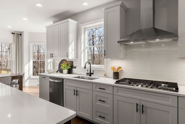 25 Sandtrap Cir 8, Walpole, MA 02081