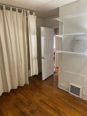 1129 Jennings Avenue, Benton Harbor, MI 49022