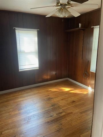 1129 Jennings Avenue, Benton Harbor, MI 49022