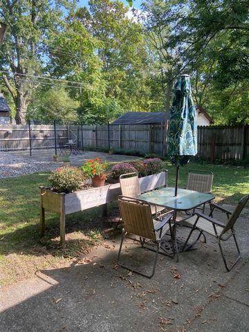 1129 Jennings Avenue, Benton Harbor, MI 49022