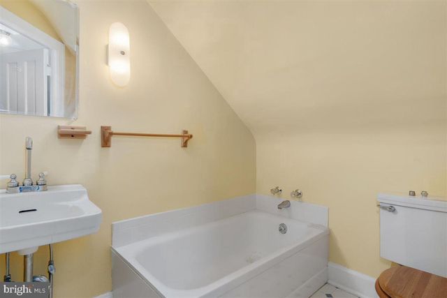 1009 OAK HILL AVE, Hagerstown, MD 21742